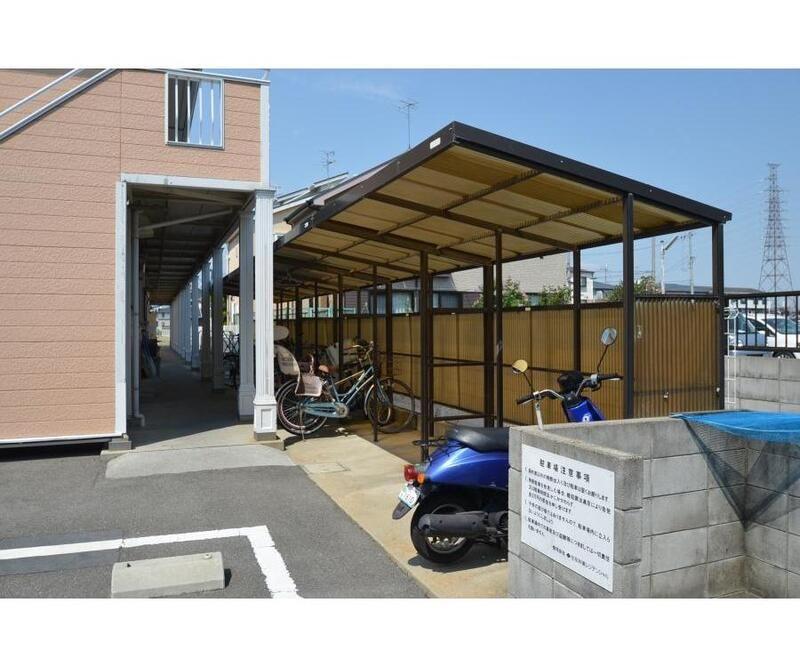 その他設備　ゆったりとした玄関です きれいな外観です