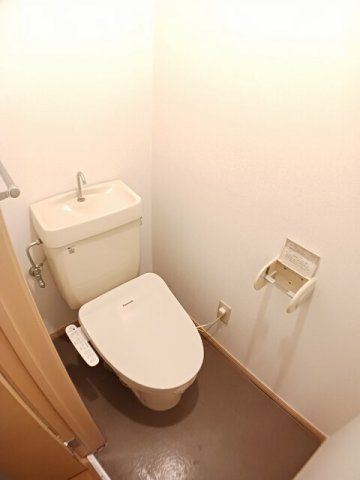 トイレ　コンパクトで使いやすいトイレです