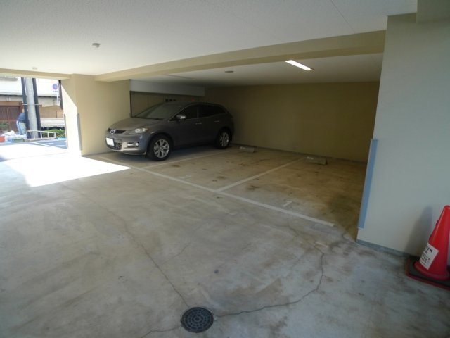 その他設備　駐車場も広い