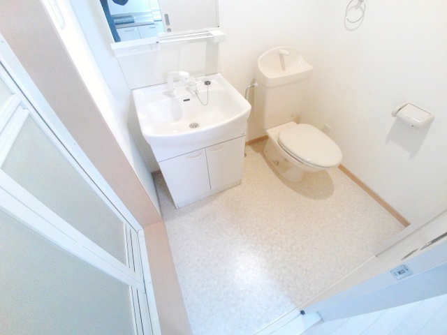 洗面設備　脱衣スペースがあるのは嬉しいですね