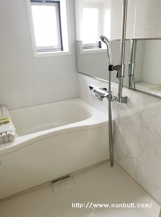 バス・シャワールーム　換気と採光にうれしい窓あり♪