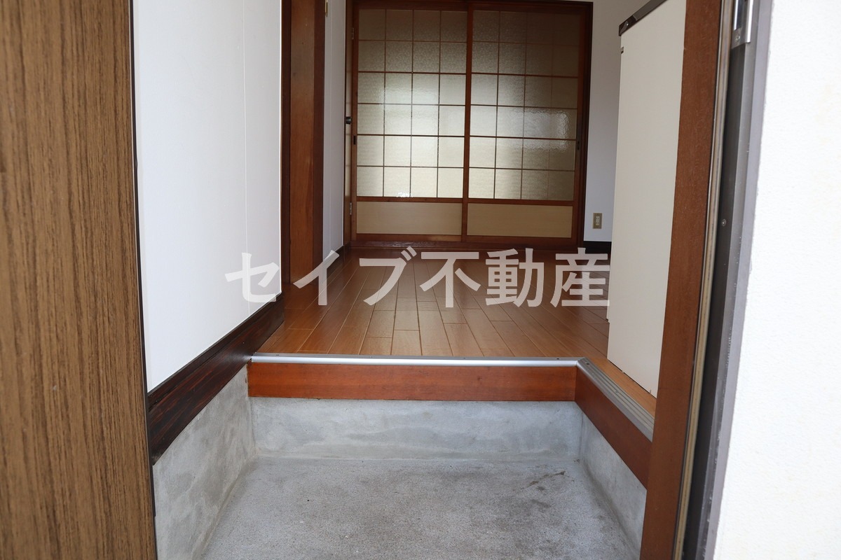 玄関　写真はイメージです