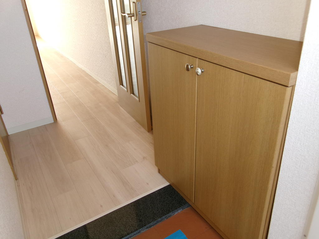 イディアル港南台の玄関写真