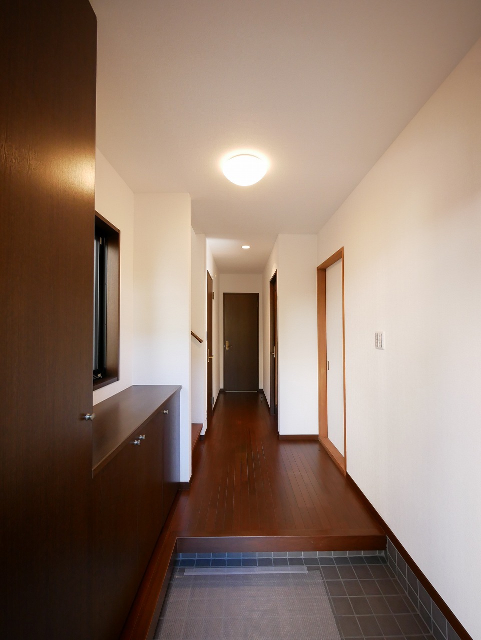 旭丘1丁目戸建ての玄関写真