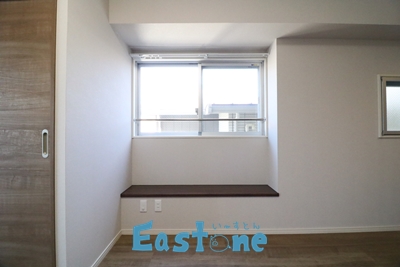 その他部屋・スペース　出窓にはテレビも置けちゃいます