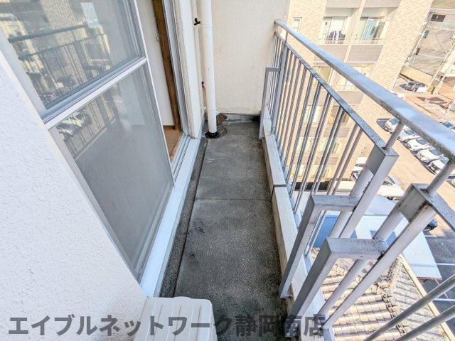 バルコニー　落ち着いた時間を過ごせるバルコニーです