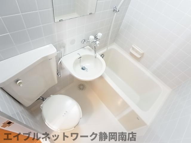 バス・シャワールーム　お風呂で日々の疲れを落としましょう