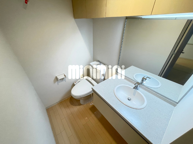 洗面設備　安心のオートロック付きです