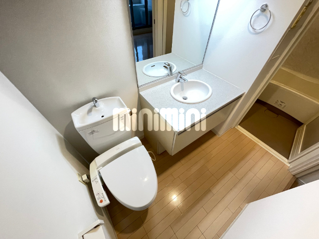 トイレ　安心感のあるロビーです