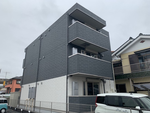 建物外観　小山駅まで徒歩６分　インターネット無料