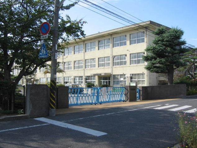 小学校　倉敷市立中洲小学校（小学校）まで824m