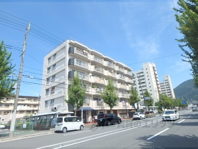 京都市山科区椥辻東潰のマンションの建物外観