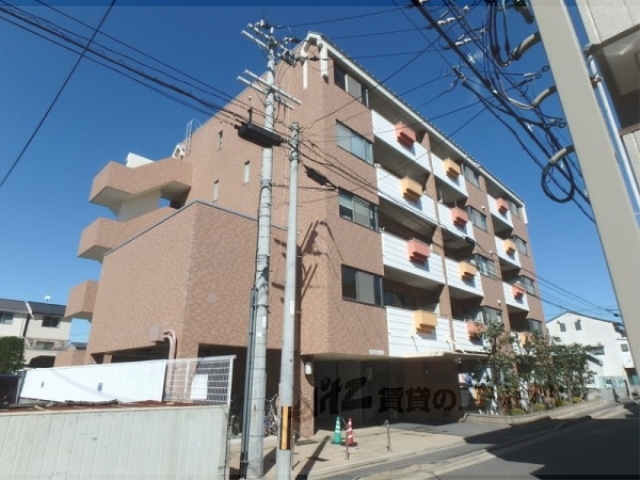 京都市下京区西七条石井町のマンションの建物外観
