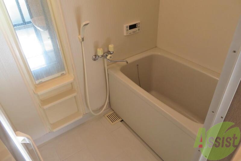 バス・シャワールーム　バスルームは一日の疲れを癒す大切な場所です。