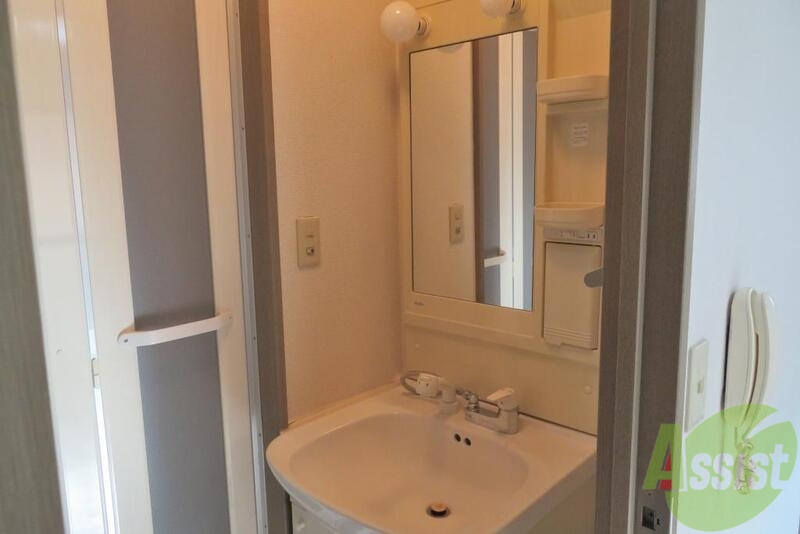 洗面設備　洗面台は独立していて朝の準備も楽チンです。