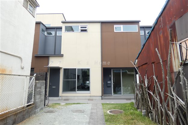 神戸市兵庫区下三条町のアパートの建物外観
