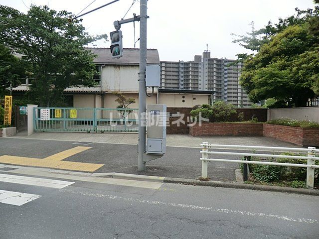 【船橋市日の出のアパートの小学校】