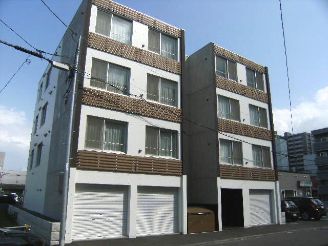 札幌市中央区北十二条西のマンションの建物外観