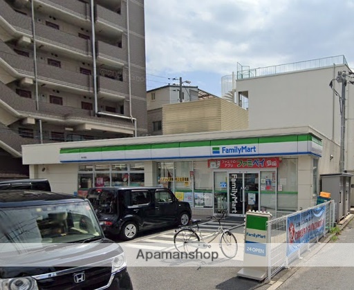 コンビニ　ファミリーマート東本浦店（コンビニ）まで511m