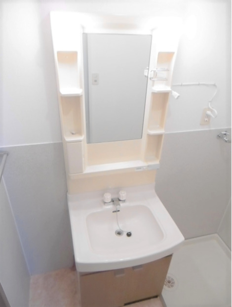 洗面設備　コンパクトで使いやすい洗面所