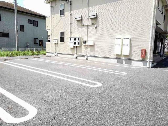 【足利市大沼田町のアパートの駐車場】