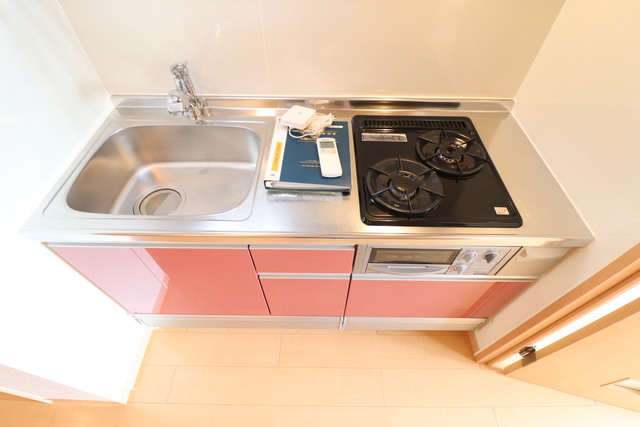 キッチン　ガスコンロ２口＆グリル付き