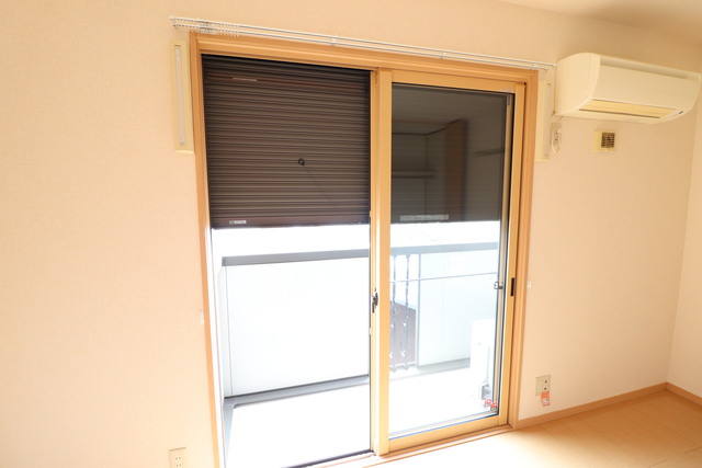 バルコニー　シャッター雨戸