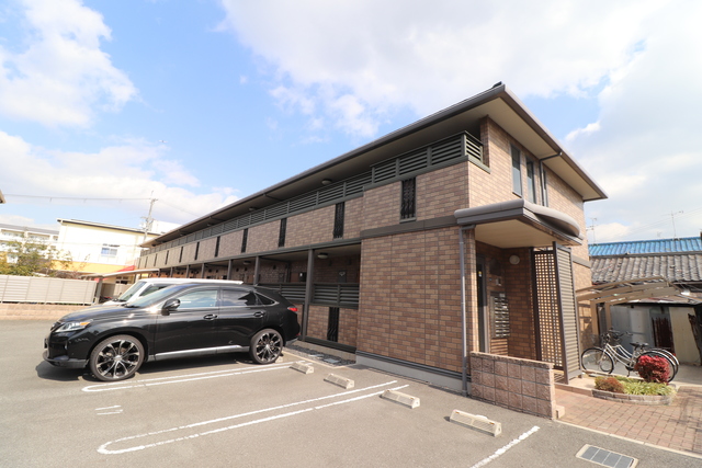 建物外観　ルピナスＣ棟