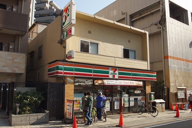 コンビニ　セブンイレブン「川崎本町2丁目店」（コンビニ）まで135m