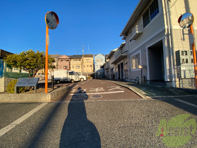 【摂津市鳥飼新町のアパートのエントランス】