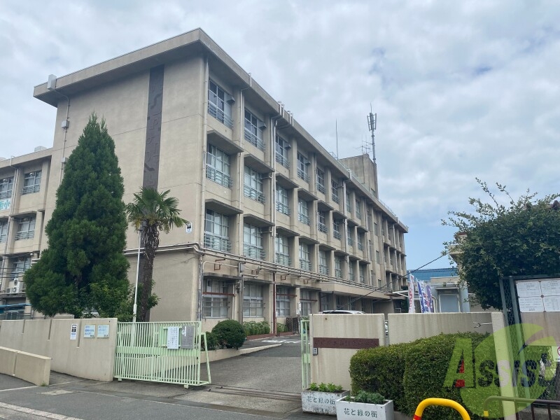 【摂津市鳥飼新町のアパートの小学校】