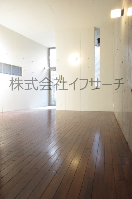 その他部屋・スペース　天井高さ3.2m 開放感あり　当社担当　撮影