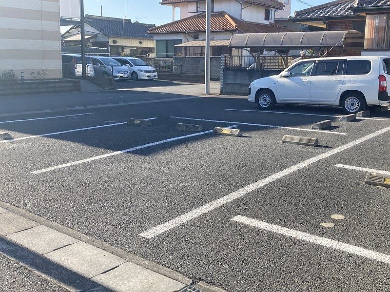 【羽生市北のアパートの駐車場】