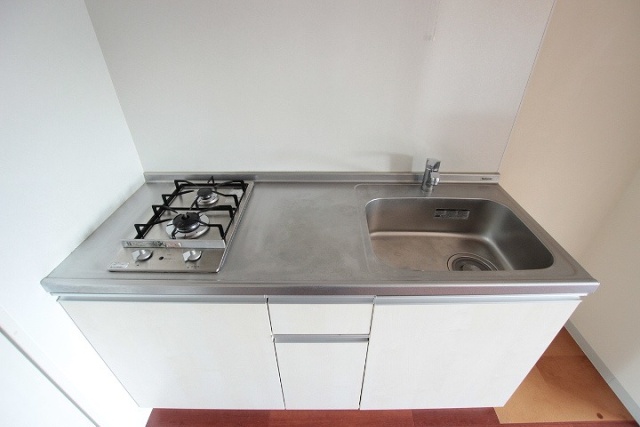 キッチン　同物件別号室