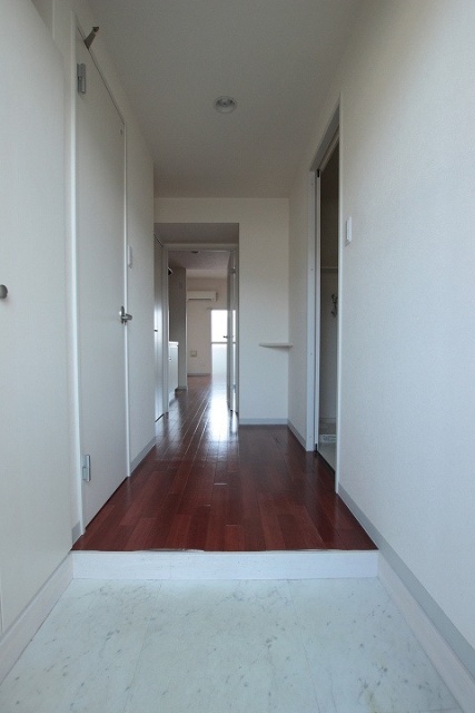 玄関　同物件別号室