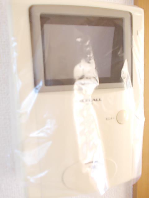 セキュリティ　モニター付きインターホンが付いてます