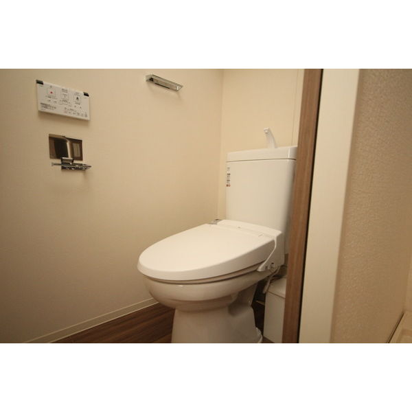 トイレ　同一タイプです。