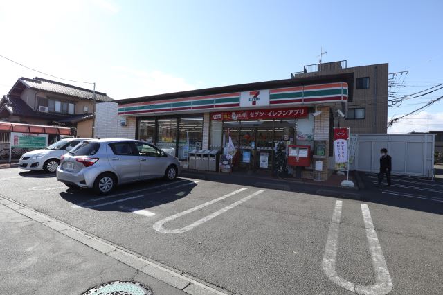コンビニ　セブンイレブン（コンビニ）まで190m