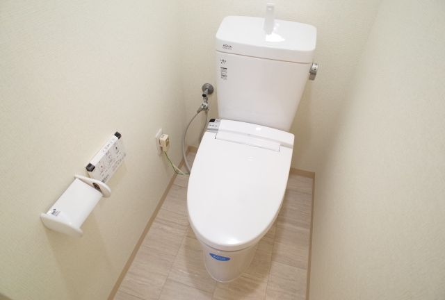 トイレ　トイレ