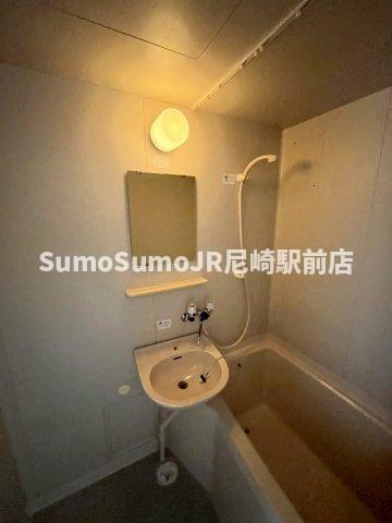 洗面設備　コンパクトで使いやすい洗面所