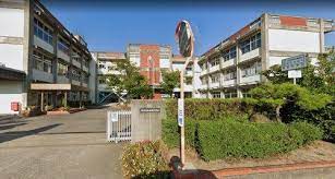 中学校　東部中学校（中学校）まで1411m