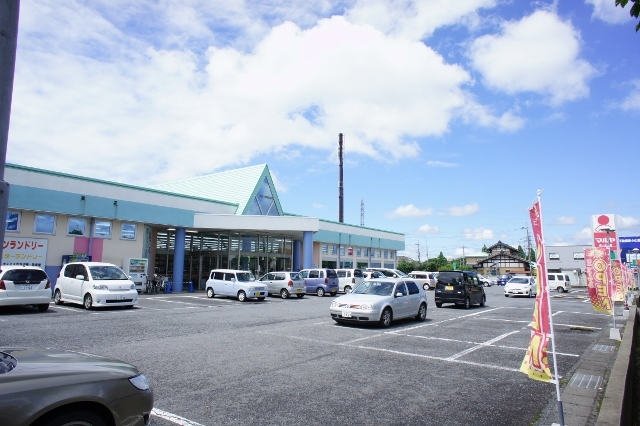 スーパー　マルヤ（スーパー）まで751m