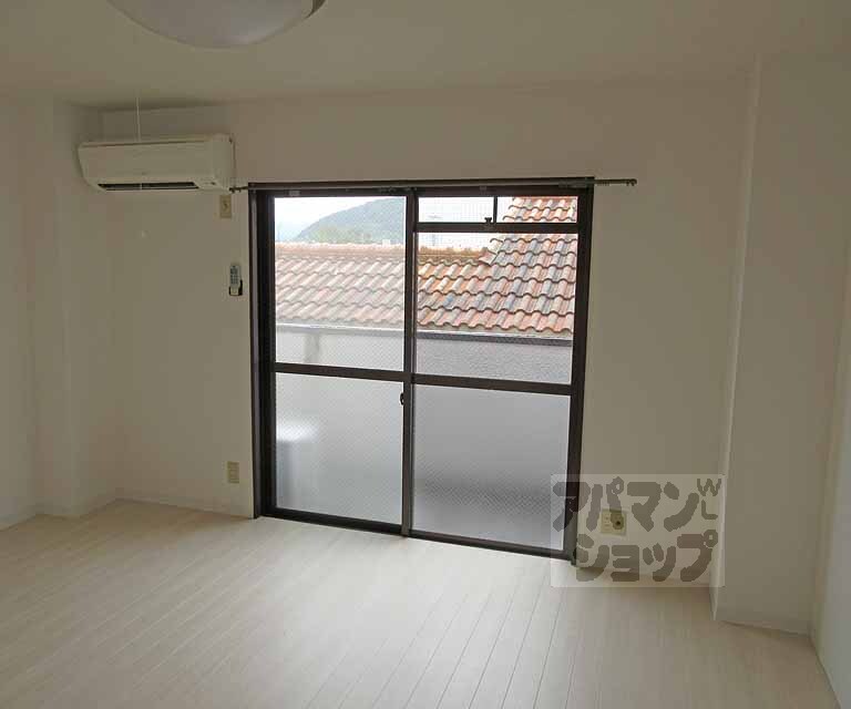 居室・リビング　明るいキレイな物件ですよ