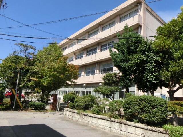 中学校　小田原市立国府津中学校（中学校）まで577m