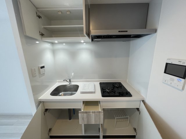 キッチン　同物件、別号室のものです。