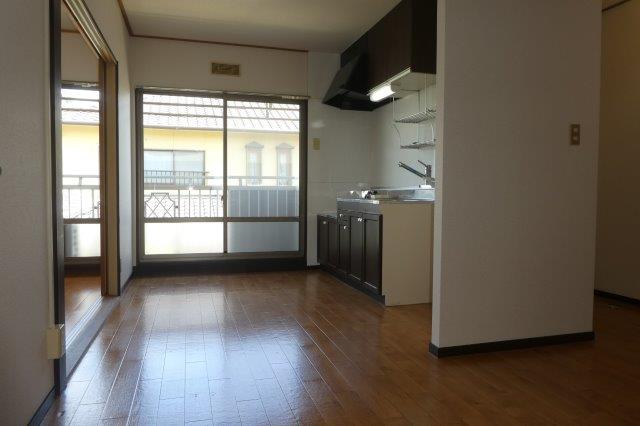 キッチン　ダイニングキッチン