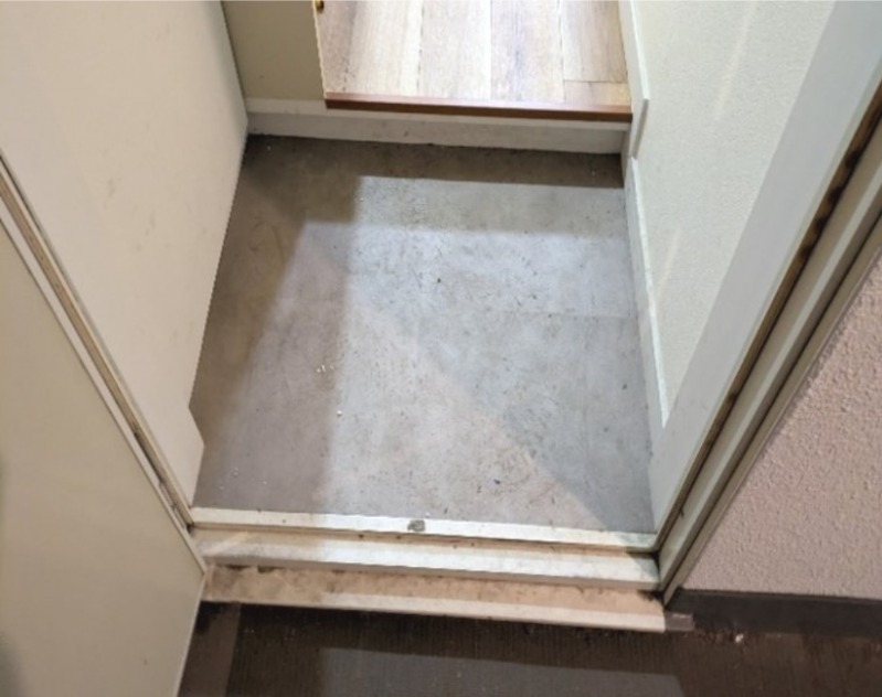玄関　＊別号室の写真となります。