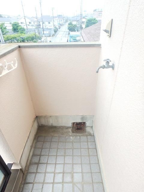 その他　♪洗濯機はここに♪