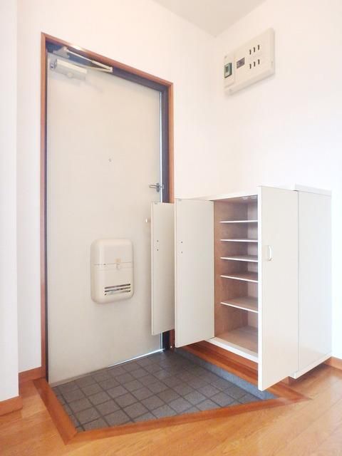 玄関　♪お部屋の顔はここから♪