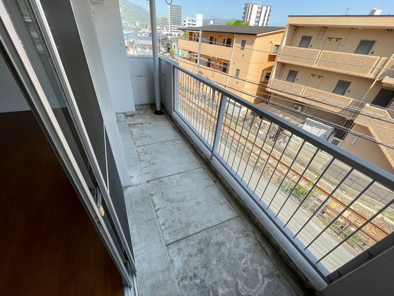 バルコニー　※別部屋の写真です